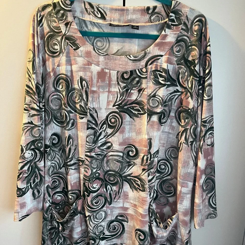 Nina Leonard Tunic Top Plus - Picture 1 of 8